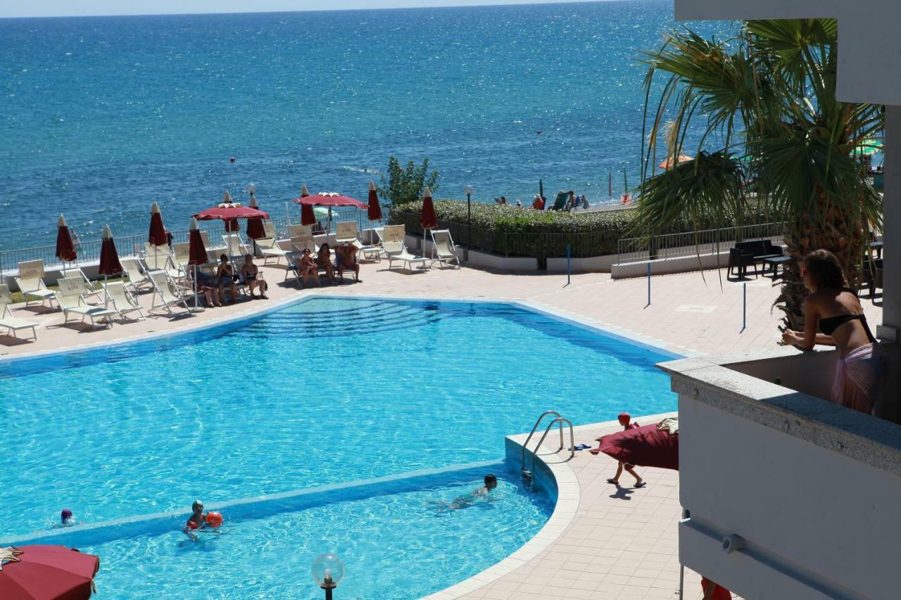 Club Esse Costa Dello Jonio Hotel Mandatoriccio Marina Exterior foto